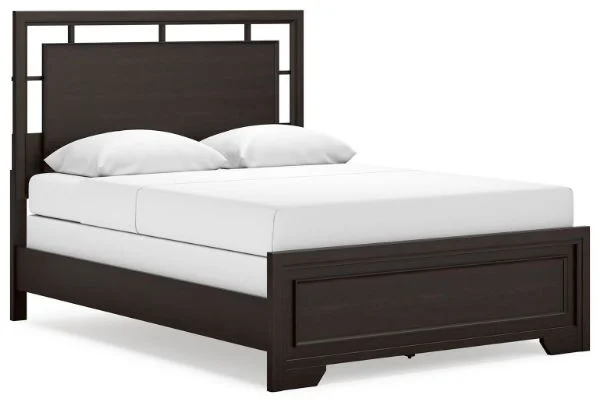 Covetown Brown Queen Panel Bed