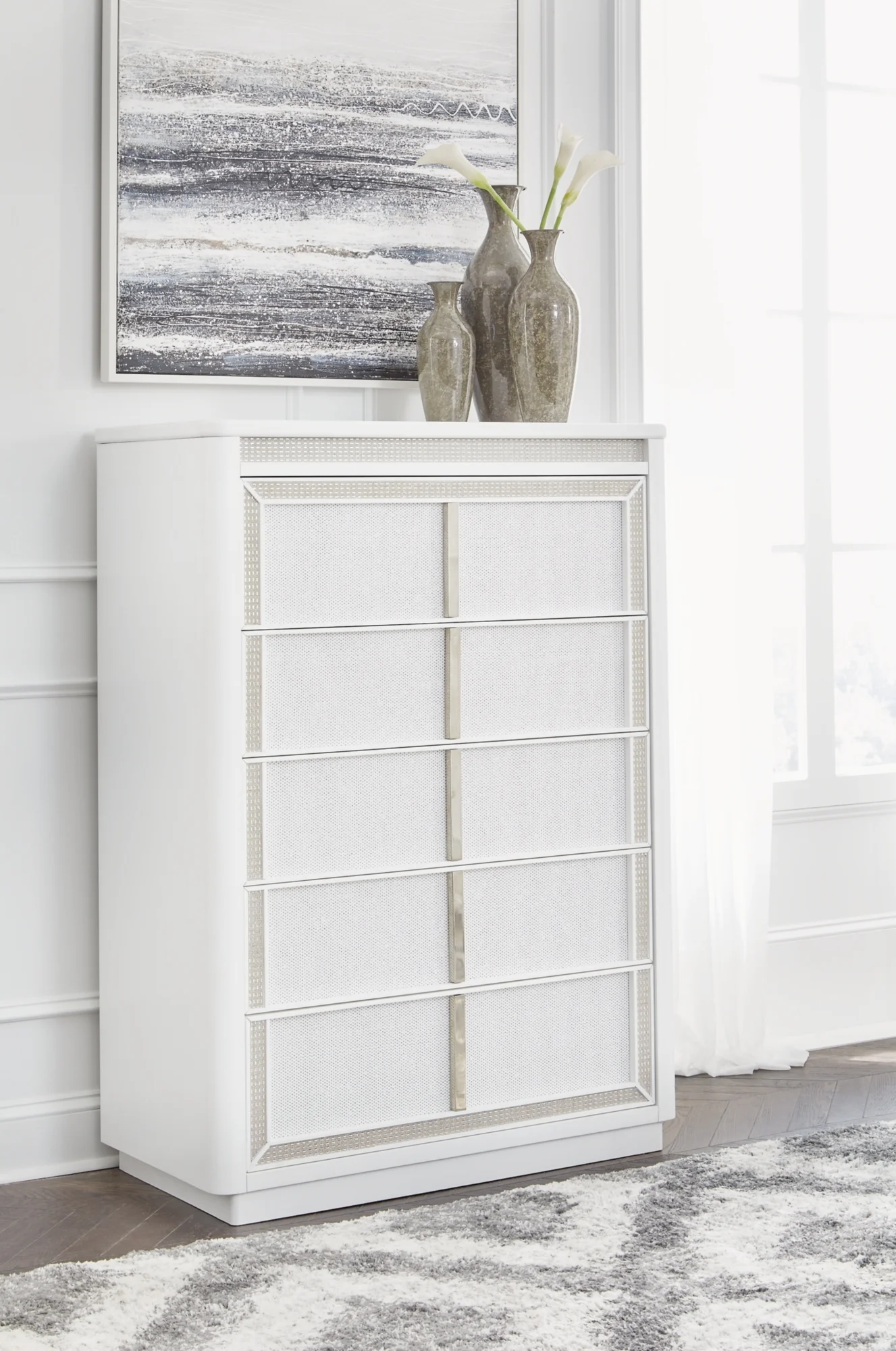 Chest with Built-in LED Lighting