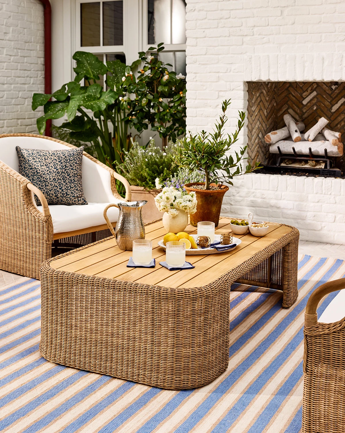 Clarkston Coffee Table