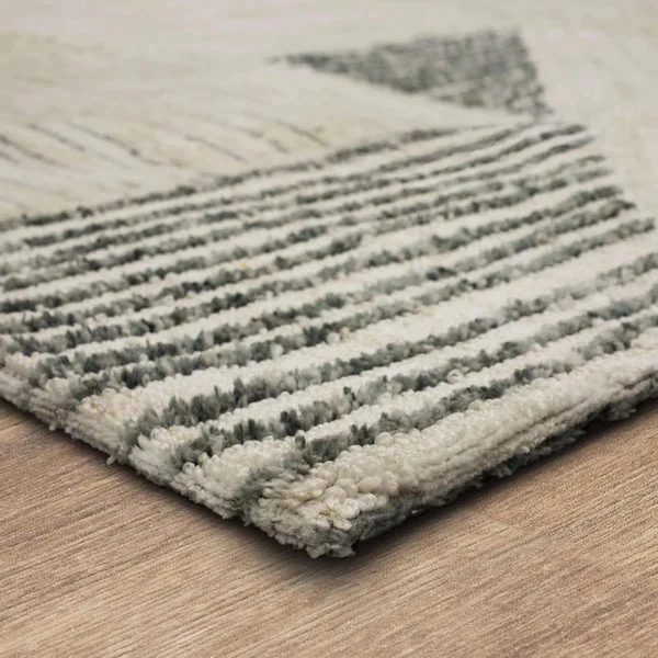 Elio Central Valley Rug in Tan