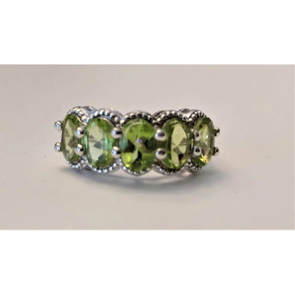 Gorgeous and Affordable 4ctw Peridot Ring in 925 Silver