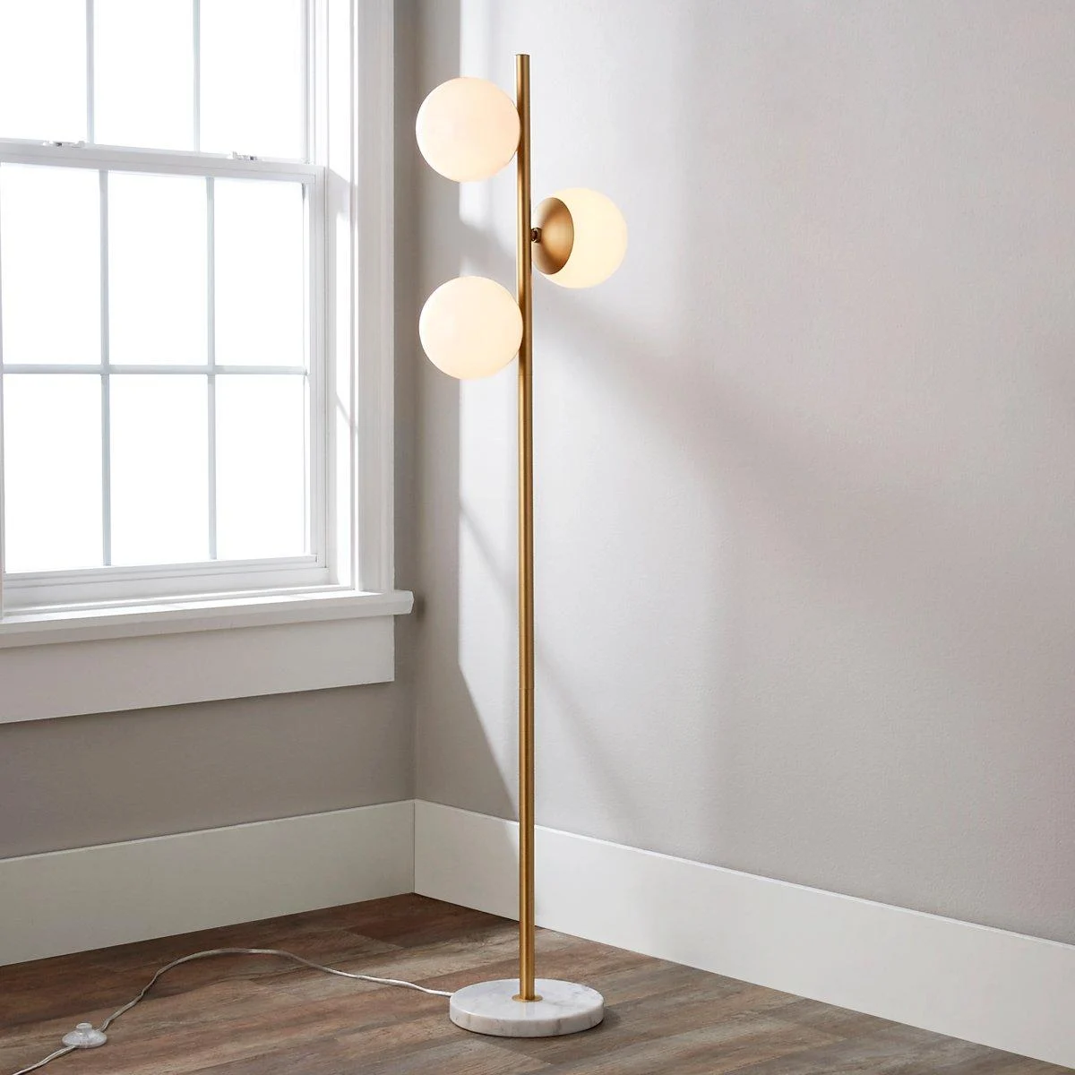 Modern Globes Vertical Floor Lamp
